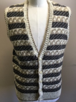 Mens, Vest, PETER ENGLAND, Ecru, Taupe, Gray, Black, Brown, Acrylic, Wool, Stripes - Horizontal , Speckled, XL, 5 Buttons, Taupe Waves on Ecru Background, Fuzzy, Modeled on a Size 42