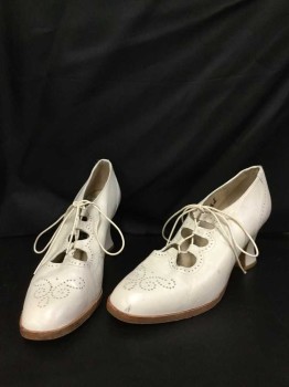 Womens, Shoes, KENNETH COLE, Ecru, Leather, Solid, 8, Pump, Tongueless W/Open Lacing, Broguing On Toe-Cap/Around Lacing & Heel, 2” Chunky Heels