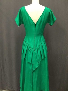 Womens, Cocktail Dress, N/L, W:28, B:36, Kelly Green Acetate, Short Sleeve,  Round Neck,  Circle Skirt, Hem Below Knee, Self Piping, V Shape Waistline In Back W/Peplum Ruffle (In Back Only), Center Back Zipper, COMES with REVERSIBLE *Non Coded* Coat.  Cream with Kelly Green Daisies On One Side & Solid Kelly Green On The Other