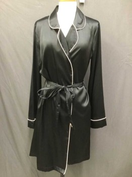 Womens, SPA Robe, VICTORIAS SECRET, Black, Black, Lt Pink, Polyester, Solid, M, Rounded Notched Lapel, with Pink Piping Trim at Collar and Cuff, Matching Belt with Pink VS Logo, Above the Knee