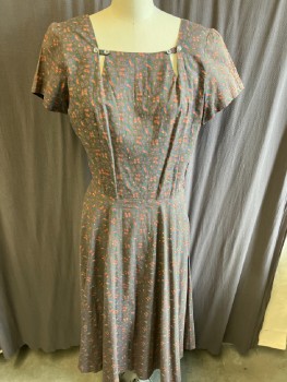 N/L, Olive Green, Blue, Red, Cotton, Paisley/Swirls, Square Neck, Side Front  2 Triangle Cut Outs with Clear Btns  S/S, Side Zipper