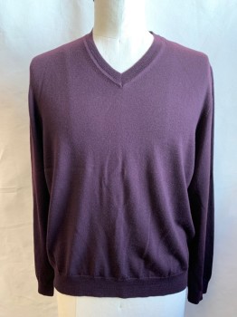 Mens, Pullover Sweater, BLOOMINGDALE'S, Aubergine Purple, Wool, Solid, 2XL, V Neck, Ribbed Knit Neck/Waistband/Cuff, Long Sleeves