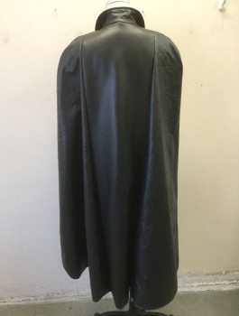 Unisex, Sci-Fi/Fantasy Cape/Cloak, N/L, Black, Faux Leather, Solid, O/S, Zipper at Center Front Neck, Open Chest and Front, Collar Attached, Ankle/Below Knee Length