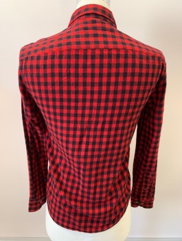 Mens, Casual Shirt, AMERICAN APPAREL, Dk Red, Black, Cotton, Check , S, L/S, B.F., Bttn Down Collar, Chest Pocket, Flannel, Slim Fit, Gray Pearl Buttons