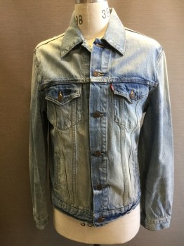 Mens, Jean Jacket, LEVI'S, Lt Blue, Cotton, Solid, 40R, B.F., 4 Pckts, C.A., Faded in Areas, Button Tabs Back Waist, Button Cuffs
