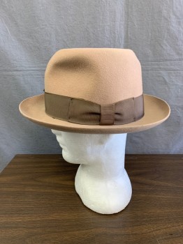 Mens, Hat, Lions Crest, Beige, Khaki Brown, Wool, 59, Classic Medium Cut Brimmed Fedora with 1.5 '' Khaki Coloed Grosgrain Band, No Label But a Shield Crest with Red and Gold Lion on Inside Crown,