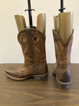 ARIAT, Brown Oiled Leather, Textured, Square Toe, Multi-brown Stitching, Eyelet Pull On, Broguing