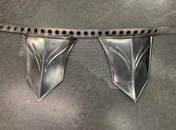 Unisex, Sci-Fi/Fantasy Belt, NO LABEL, Silver, Leather, Metallic/Metal, Solid, 37, Round Silver Hoops, With Buckle, Linked Chain Details