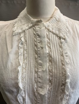 Womens, Blouse, COLLEGIANA , White, Cotton, B: 40, C.A., Button Front, S/S, Ruffle & Lace Trim, Clear Flower Buttons, Stains on Shoulder, Pink Stain Near Left Cuff