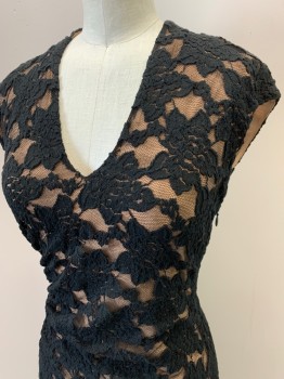 REVECCA TAYLOR, Black, Cotton, Nylon, Floral, Lt Beige Lined Lace, V-N, Cap Sleeves, Stretch Knit with Rouched Sides, Knee Length, Side Zip