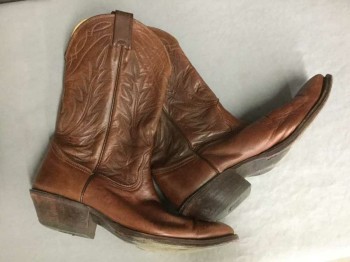 Mens, Cowboy Boots , NOCONA, Chestnut Brown, Brown, Leather, 9.5D, Chestnut Brown with Brown Embroidery, Pointed Toe, 1.5" Cuban Heel