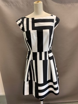 Womens, Dress, Short Sleeve, KATE SPADE, Black, White, Polyester, Geometric, 4, Cap Sleeve, Princess Darts, Cut Out Back Detail with Bow Accents at CB. Side Seam Zipper, Pockets at Side Seam.