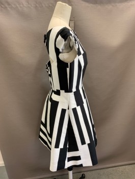KATE SPADE, Black, White, Polyester, Geometric, Cap Sleeve, Princess Darts, Cut Out Back Detail with Bow Accents at CB. Side Seam Zipper, Pockets at Side Seam.