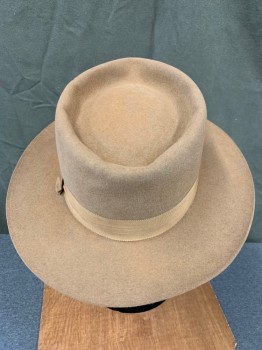 Mens, Fedora, AKUBRA, Camel Brown, Fur, Solid, 57, 7 1/8, Felted Fedora, Grosgrain Ribbon Hatband *Dirty*, Retro 1940s