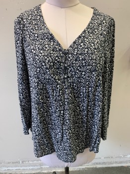 UNIVERSAL THREAD, Black, White, Rayon, Floral, L/S, V Neckline, 3 Buttons, Bell Sleeves