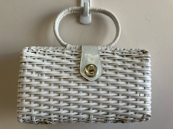 DAYNE TAYLOR, White, Basket Weave, Woven Rattan, Boxy, 2 Handles, Gold Clasp