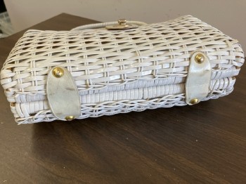 DAYNE TAYLOR, White, Basket Weave, Woven Rattan, Boxy, 2 Handles, Gold Clasp