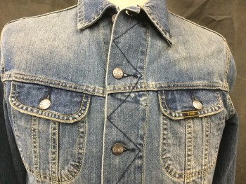 Mens, Jean Jacket, LEE, Blue, Cotton, Solid, L, Button Front, Collar Attached, Yoke 4 Pockets, Button Cuff, Button Tabs at Back Waistband, Navy Zig-Zag Stitching Center Front