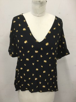 Womens, Top, MADEWELL, Black, Yellow, Viscose, Floral, XS, V-neck, Drop Short Sleeves, High-Low Hem, Oversized, Back Yoke, Button Back From Yoke