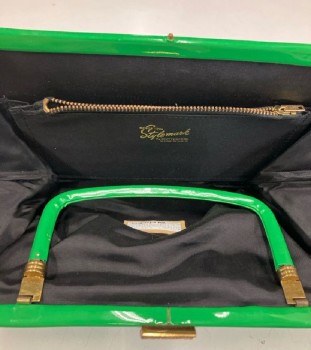 STYLEMARK, Kelly Green, Vinyl, Solid, Patent Leather, Flat, Hinged, Brass Hardware. Covered Handle, Handle Folds Inside For Clutch