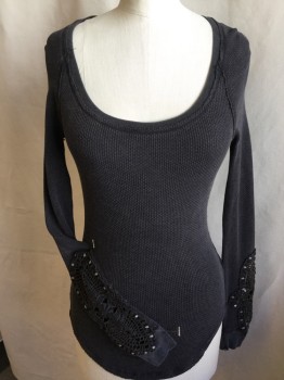 WE THE FREE, Faded Black, Cotton, Polyester, Solid, Faded Black Texture, Scoop Neck, Raglan Long Sleeves, with Dark Brown with Gray Spots Crochet Work Patch Near Cuffs