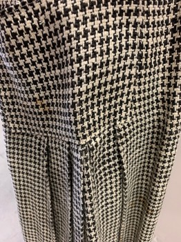 NL, Black, White, Cotton, Houndstooth, Full Length ,open Weave 4'' Waste Band and Front Pockets, Side Pleats, Some Staining,see picture
