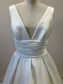 DAVID'S BRIDAL, Pearl White, Polyester, Solid, Low V Neckline, Sleeveless, Ruched Waist Band, Pleated, Side Pockets, Back Zip,