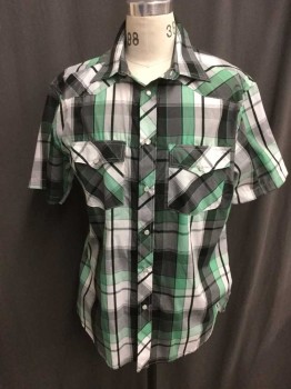 STUDIO 10 , Green, White, Black, Cotton, Polyester, Plaid, S/S, C.A., Snap Front, 2 Flap Pockets
