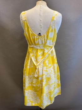 Wilfred, Yellow, Off White, Silk, Print, Buttoned Shoulder Straps, Tie at Back, 4 Gold Buttons